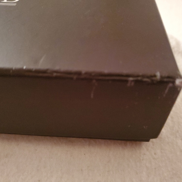 Overland Izmir Leather Crossbody Phone Wallet Light Blue - Picture 8 of 9